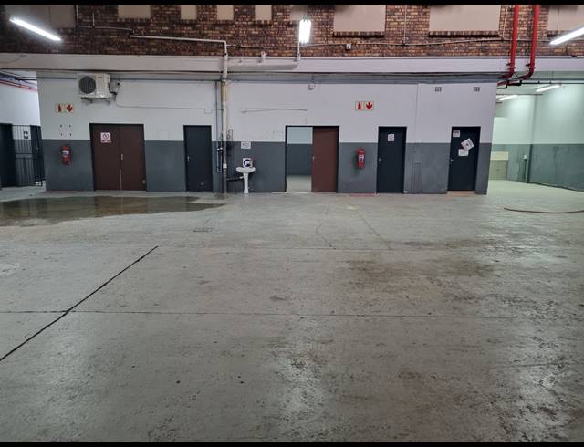 539M² WAREHOUSE TO LET IN VINTONIA